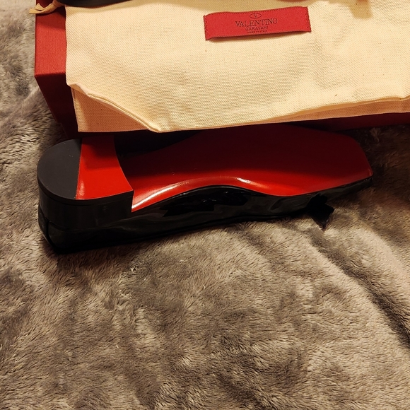 Authentic Christian Louboutin mamaflirt flats - Picture 3 of 8